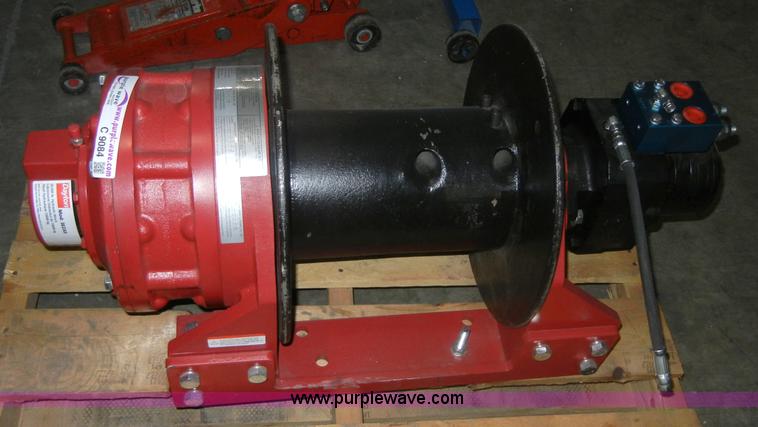 image for item C9084 Dayton hydraulic winch