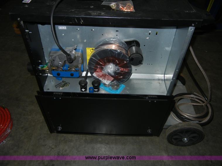 image for item C9089 Schumaker MIG welder