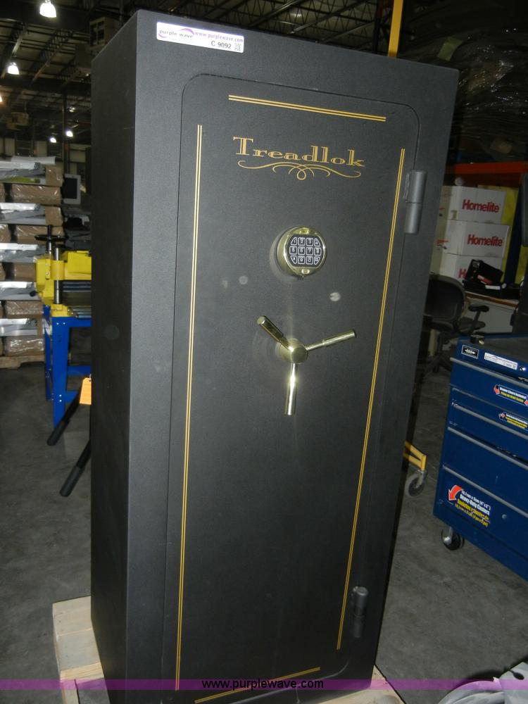 image for item C9092 Treadlok gun safe