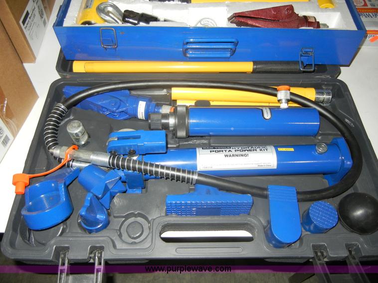 image for item C9109 Assorted shop tools