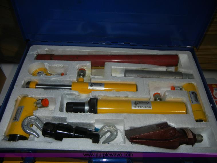 image for item C9109 Assorted shop tools