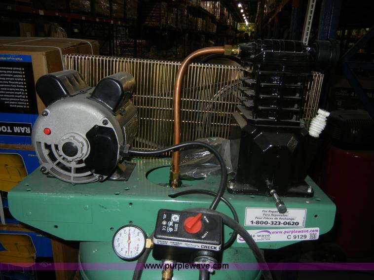 image for item C9129 SpeedAire 30 gallon air compressor