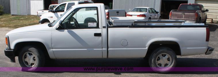 image for item A2335 1991 Chevrolet Cheyenne 1500 pickup truck