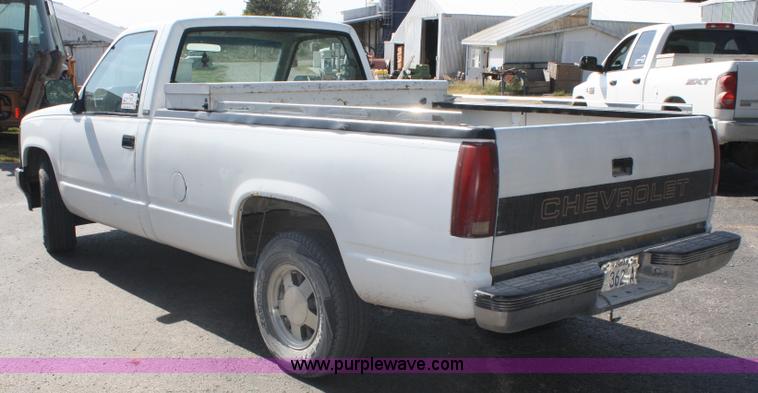 image for item A2335 1991 Chevrolet Cheyenne 1500 pickup truck