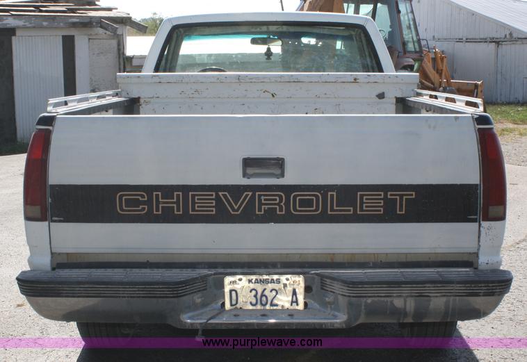 image for item A2335 1991 Chevrolet Cheyenne 1500 pickup truck