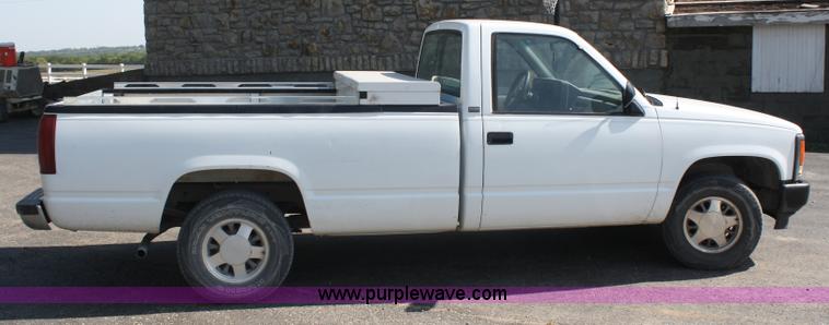 image for item A2335 1991 Chevrolet Cheyenne 1500 pickup truck