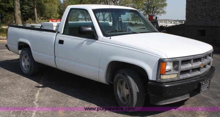image for item A2335 1991 Chevrolet Cheyenne 1500 pickup truck