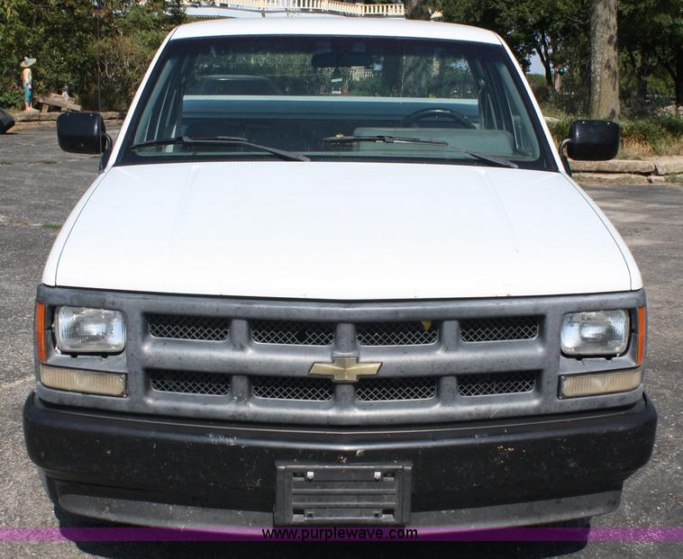 image for item A2335 1991 Chevrolet Cheyenne 1500 pickup truck