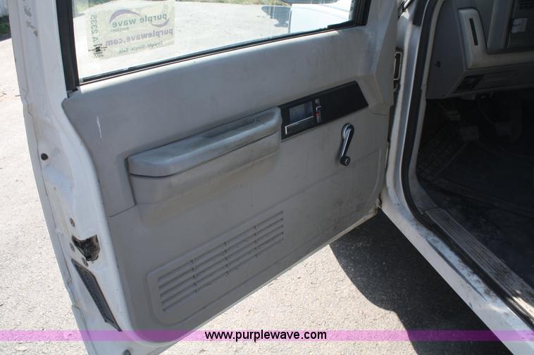 image for item A2335 1991 Chevrolet Cheyenne 1500 pickup truck