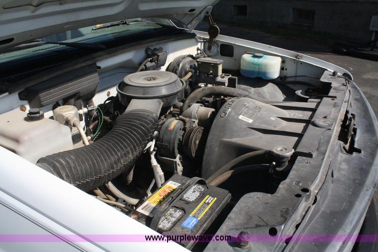 image for item A2335 1991 Chevrolet Cheyenne 1500 pickup truck