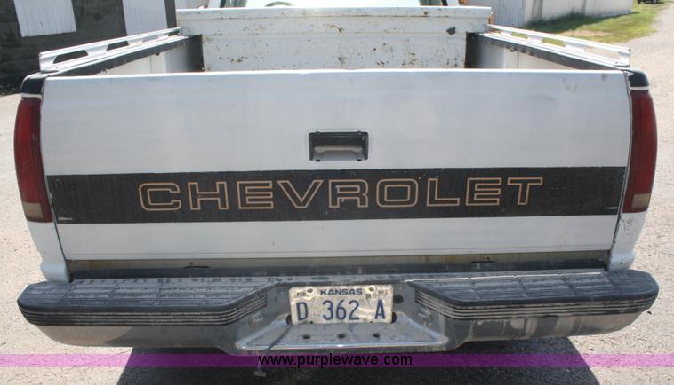 image for item A2335 1991 Chevrolet Cheyenne 1500 pickup truck