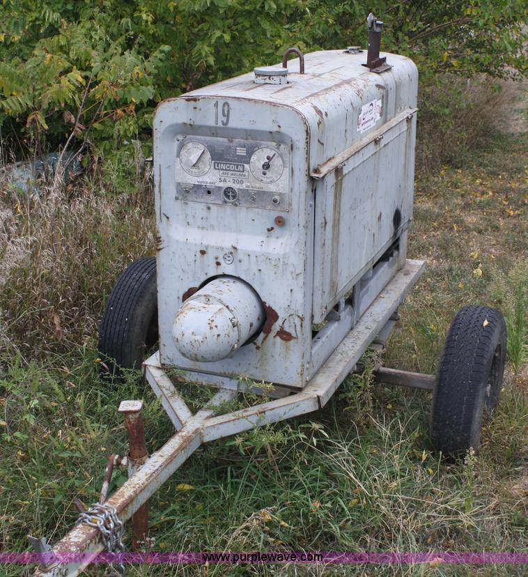 image for item A2338 Lincoln SA-200 arc welder