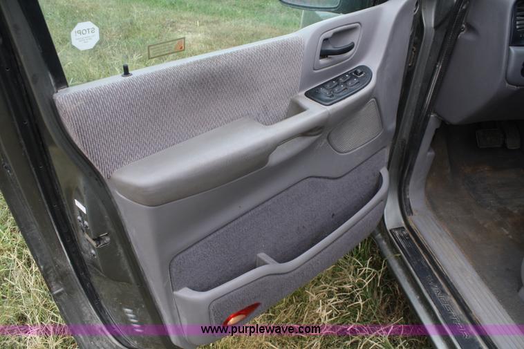 image for item A2350 1999 Ford Windstar SE mini van