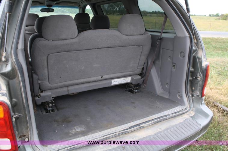 image for item A2350 1999 Ford Windstar SE mini van
