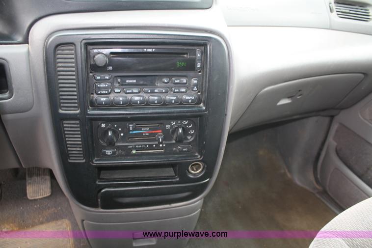 image for item A2350 1999 Ford Windstar SE mini van