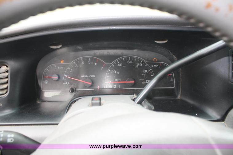 image for item A2350 1999 Ford Windstar SE mini van