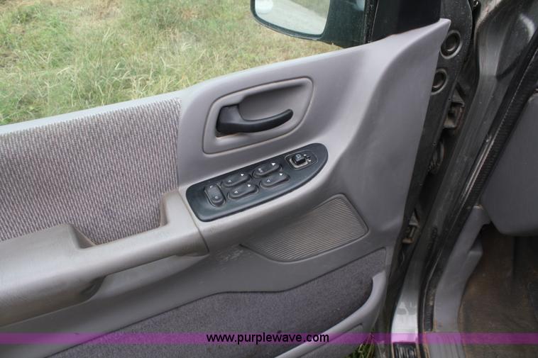 image for item A2350 1999 Ford Windstar SE mini van
