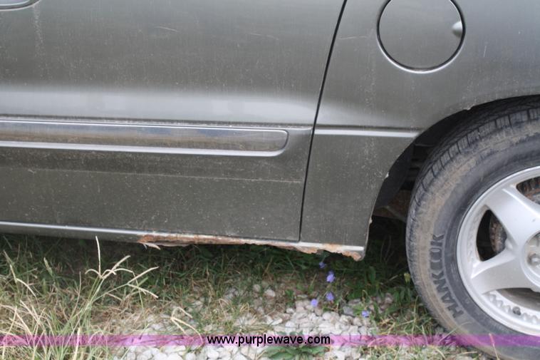 image for item A2350 1999 Ford Windstar SE mini van