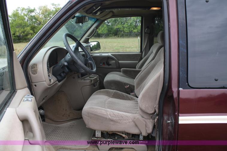 image for item A2352 1996 Chevrolet Astro LT van