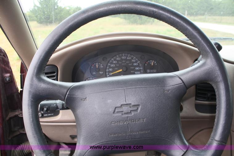 image for item A2352 1996 Chevrolet Astro LT van