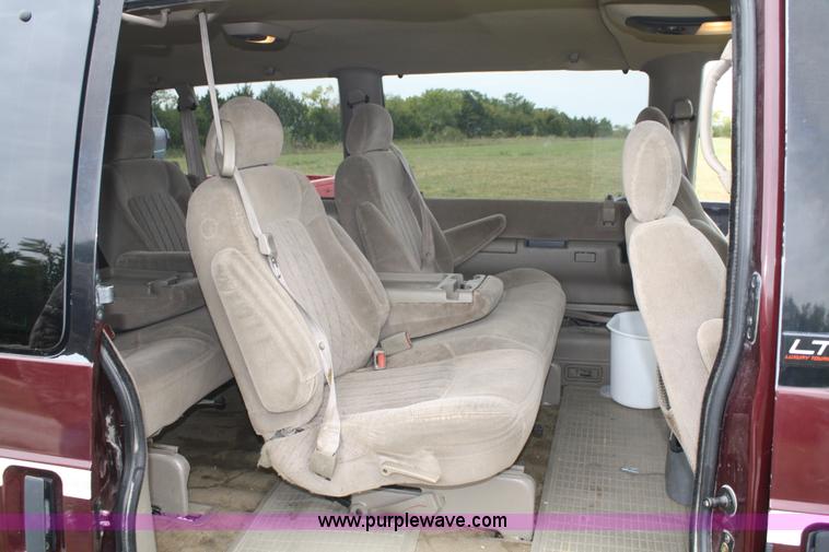 image for item A2352 1996 Chevrolet Astro LT van