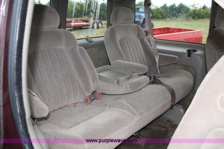 image for item A2352 1996 Chevrolet Astro LT van