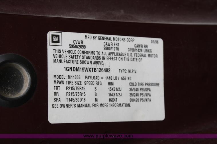 image for item A2352 1996 Chevrolet Astro LT van