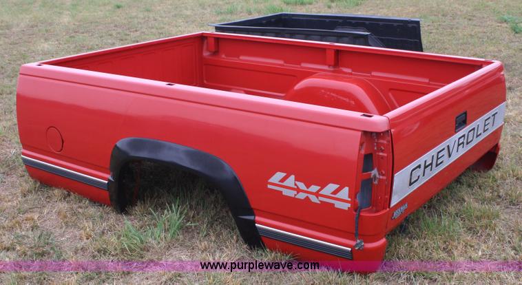 image for item A2353 1999 Chevrolet pickup bed