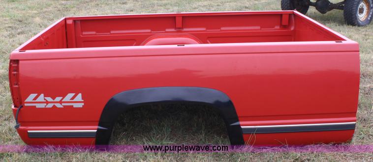 image for item A2353 1999 Chevrolet pickup bed