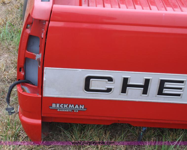 image for item A2353 1999 Chevrolet pickup bed