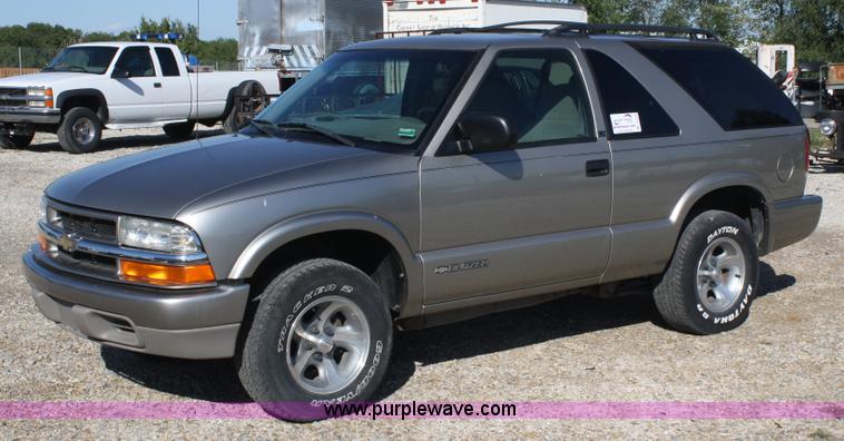 image for item A2358 2001 Chevrolet Blazer SUV