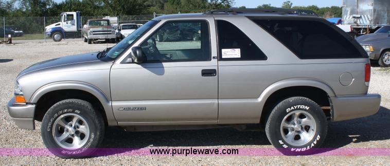 image for item A2358 2001 Chevrolet Blazer SUV