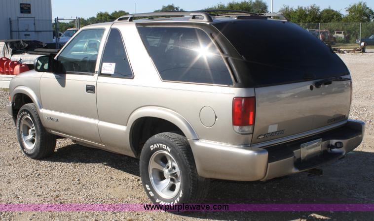 image for item A2358 2001 Chevrolet Blazer SUV