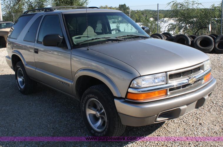image for item A2358 2001 Chevrolet Blazer SUV