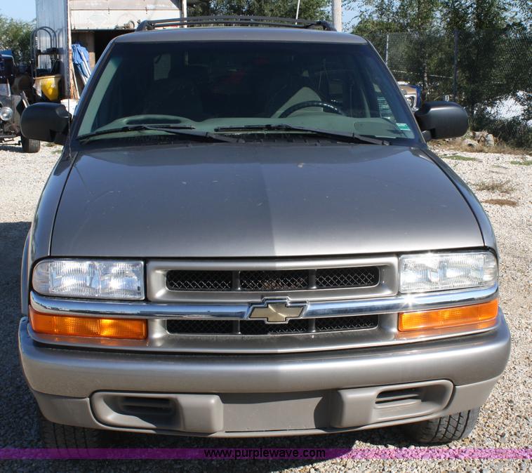 image for item A2358 2001 Chevrolet Blazer SUV