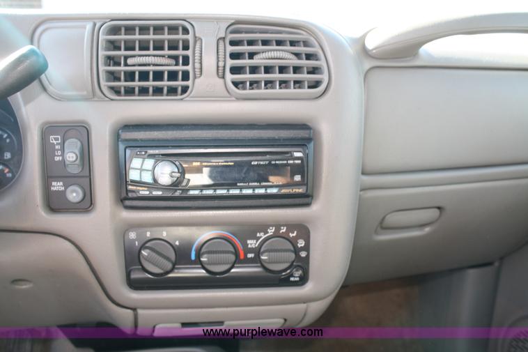 image for item A2358 2001 Chevrolet Blazer SUV