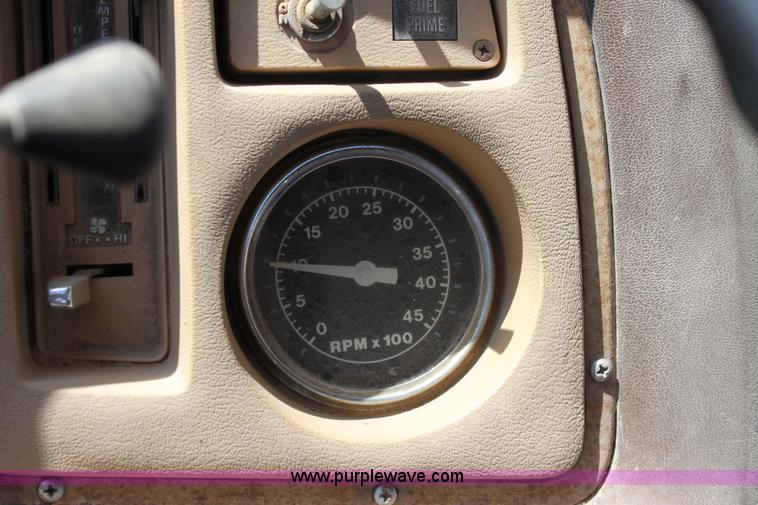 image for item A2817 1982 Ford LN800 semi truck