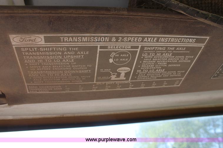 image for item A2817 1982 Ford LN800 semi truck