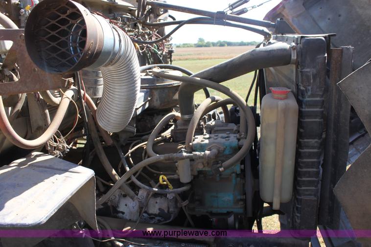 image for item A2817 1982 Ford LN800 semi truck