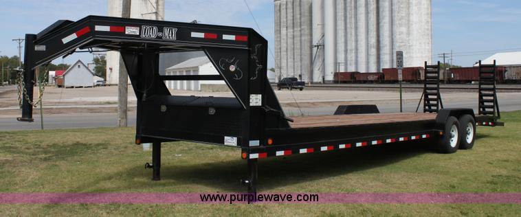 image for item A2825 2007 Load Max tandem axle goose neck trailer