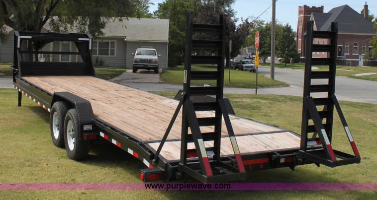 image for item A2825 2007 Load Max tandem axle goose neck trailer