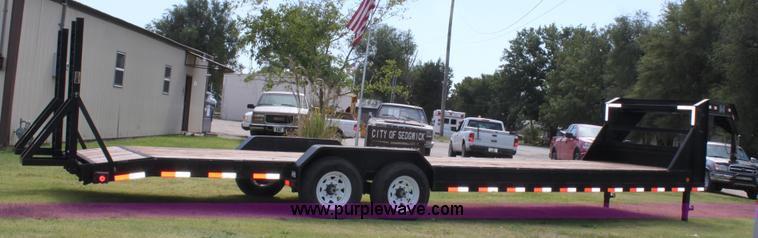 image for item A2825 2007 Load Max tandem axle goose neck trailer