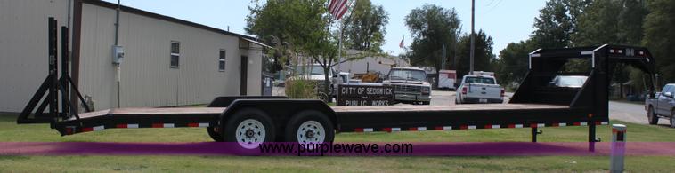 image for item A2825 2007 Load Max tandem axle goose neck trailer