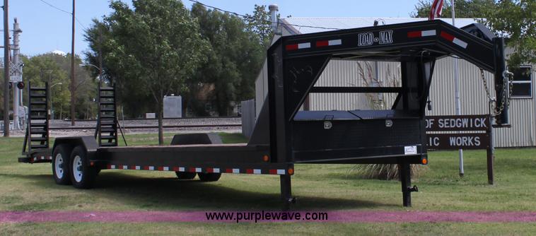 image for item A2825 2007 Load Max tandem axle goose neck trailer