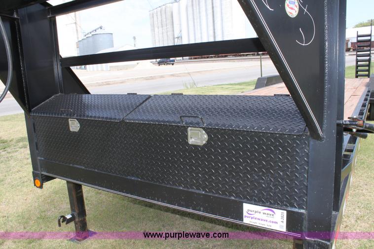 image for item A2825 2007 Load Max tandem axle goose neck trailer