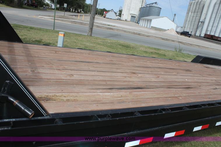 image for item A2825 2007 Load Max tandem axle goose neck trailer