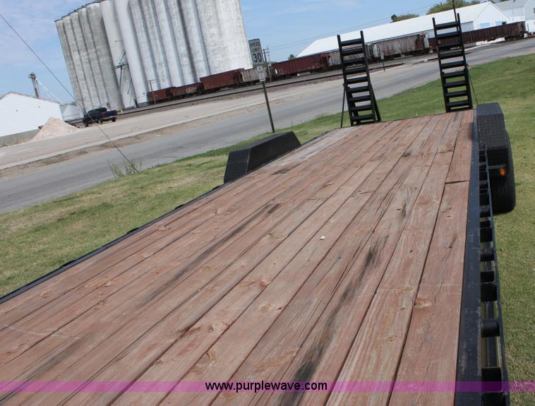 image for item A2825 2007 Load Max tandem axle goose neck trailer