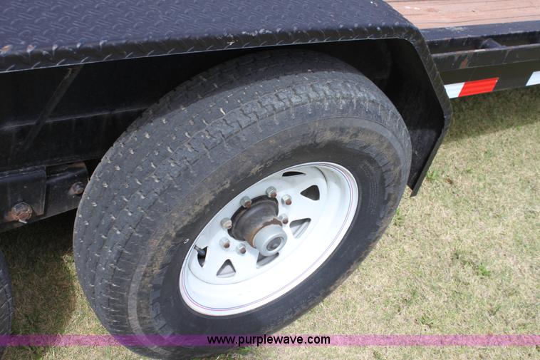 image for item A2825 2007 Load Max tandem axle goose neck trailer