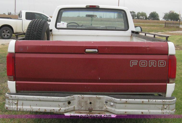 image for item A4367 1994 Ford F150 XL pickup truck