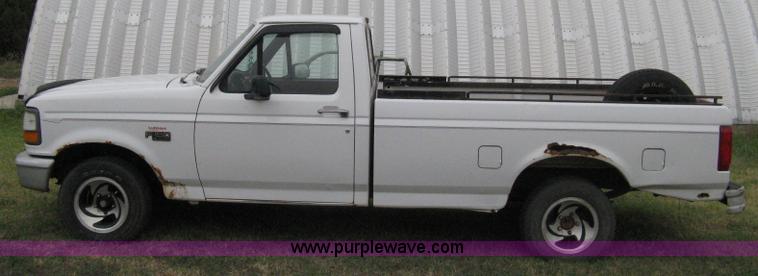 image for item A4367 1994 Ford F150 XL pickup truck